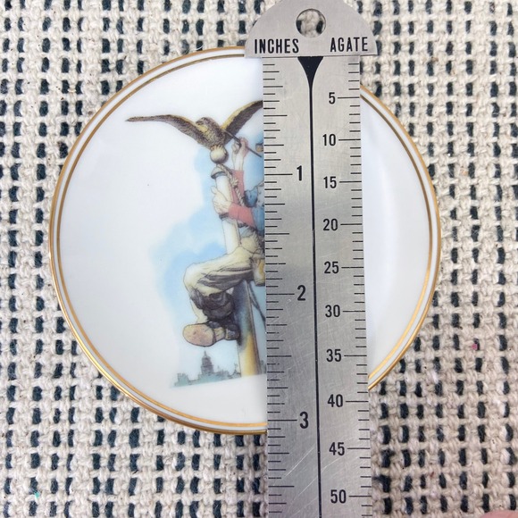 Norman Rockwell Man‎ Painting Flagpole Mini Plate Limited Edition 1983 Collector - Picture 3 of 3